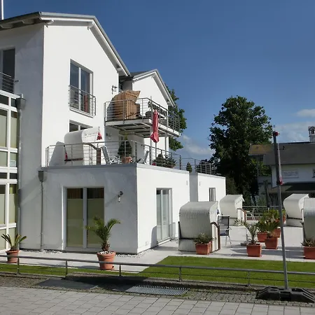 Nr 7 Im Sonnenbad Sassnitz